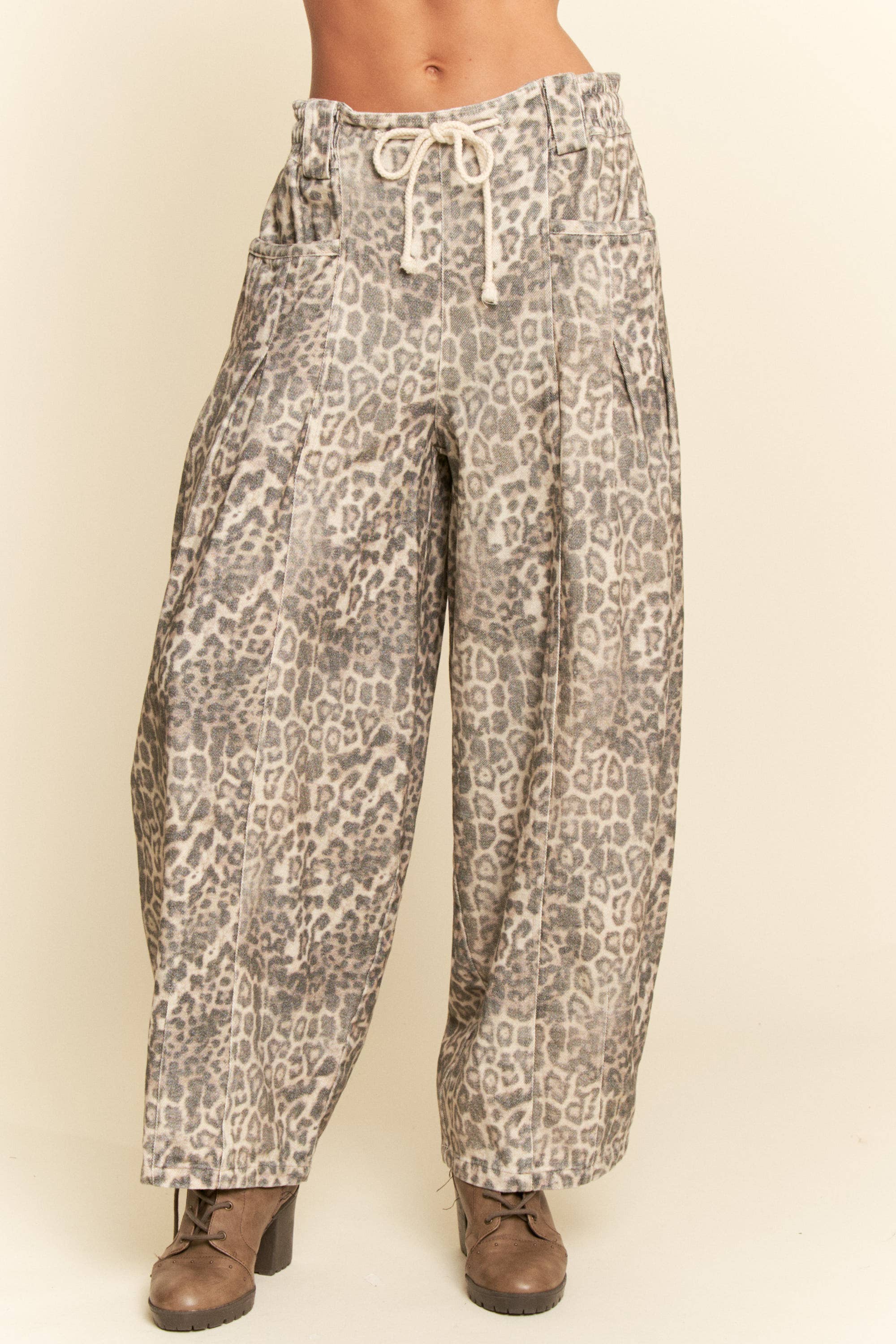 WASHED LEOPARD DENIM ELASTIC JEAN PANTS